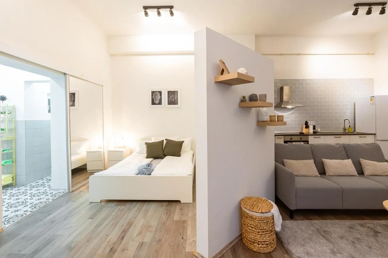Home-Away From Home @Central Bp 부다페스트