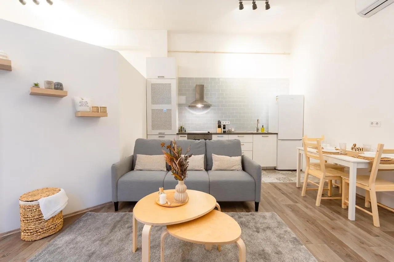 Home-Away From Home @Central Bp 부다페스트
